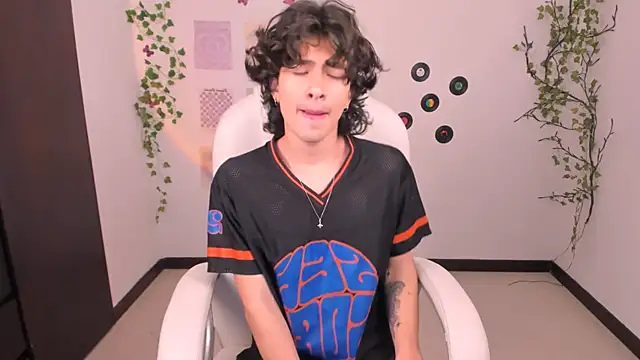 Angelo duarte online show from 24, 9, 2025