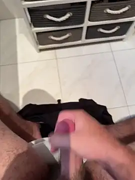 Snapshot of Deralboaus01 chatting on 11, 9, 2025 Deralboaus01 online show from 11, 9, 2025