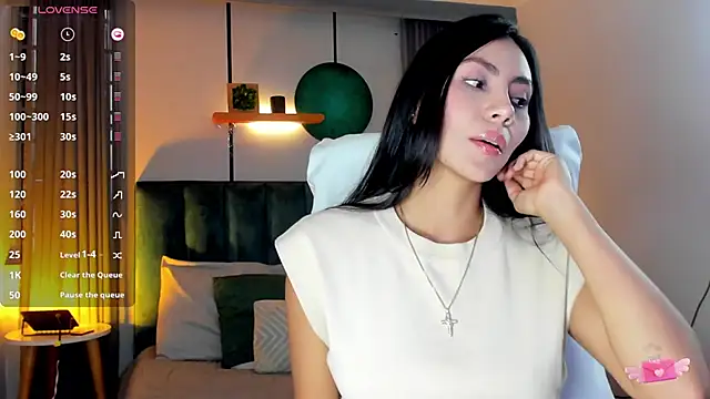 nichole bree  online show from 17, 2, 2025