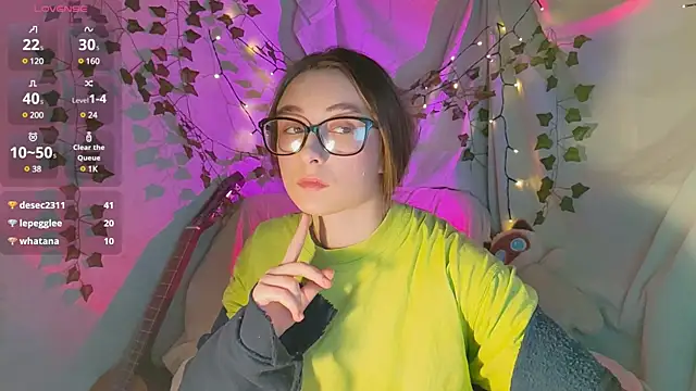 Snapshot of monlight__dana chatting on 11, 12, 2024 monlight  dana online show from 11, 12, 2024