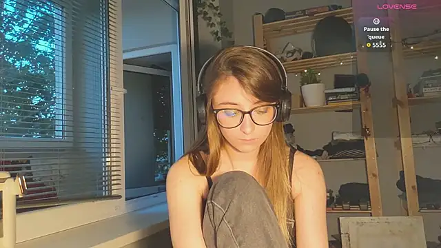 Snapshot of monlight__dana chatting on 20, 9, 2025 monlight  dana online show from 20, 9, 2025