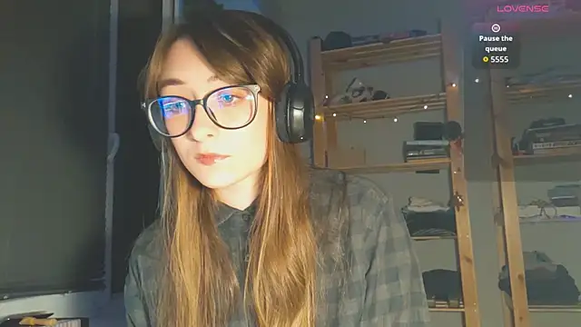 Snapshot of monlight__dana chatting on 4, 10, 2025 monlight  dana online show from 4, 10, 2025