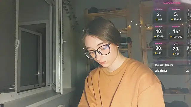 Snapshot of monlight__dana chatting on 9, 10, 2025 monlight  dana online show from 9, 10, 2025