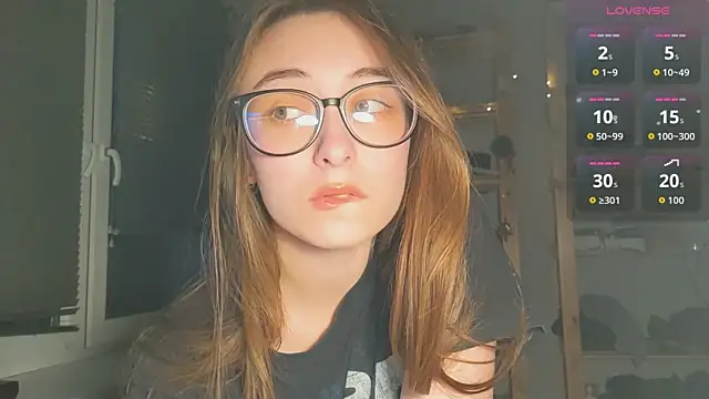 Snapshot of monlight__dana chatting on 2, 11, 2025 monlight  dana online show from 2, 11, 2025