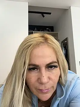 Snapshot of LARIANA_RIVERA23 chatting on 7, 7, 2026 LARIANA RIVERA23 online show from 7, 7, 2026