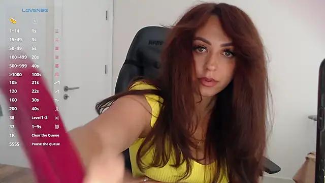 Snapshot of _Just_a_queen_3 chatting on 5, 5, 2026 Just a queen 3 online show from 5, 5, 2026
