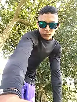 Snapshot of Demiansteven2 chatting on 18, 11, 2025 Demiansteven2 online show from 18, 11, 2025