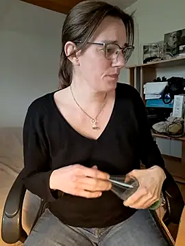 SpiceLea online show from 24, 2, 2025