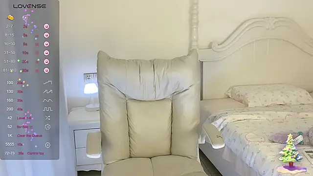 Yuuuuuly online show from 28, 2, 2025