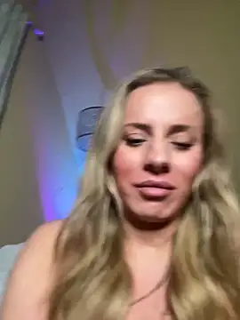 Snapshot of KillerKylie chatting on 15, 12, 2024 KillerKylie online show from 15, 12, 2024