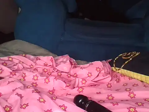 SquirtQueen222 online show from 9, 4, 2026