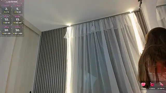 Snapshot of CarolineGraceX chatting on 17, 6, 2026 CarolineGraceX online show from 17, 6, 2026