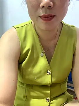 Baby-bigtits online show from 4, 12, 2025