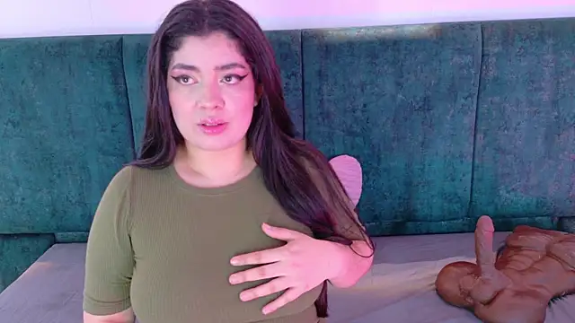 Snapshot of AgathaLynx chatting on 11, 4, 2026 AgathaLynx online show from 11, 4, 2026