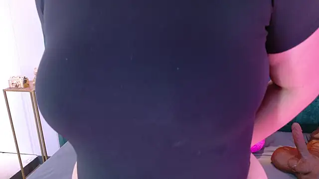 Snapshot of AgathaLynx chatting on 12, 4, 2026 AgathaLynx online show from 12, 4, 2026