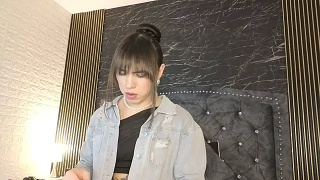 Snapshot of diosagolden chatting on 8, 11, 2025 diosagolden online show from 8, 11, 2025