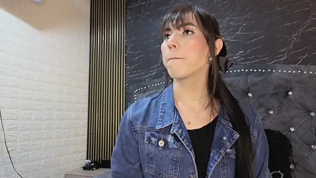 Snapshot of diosagolden chatting on 27, 11, 2025 diosagolden online show from 27, 11, 2025