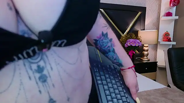 AmaraVelmet online show from 19, 11, 2025