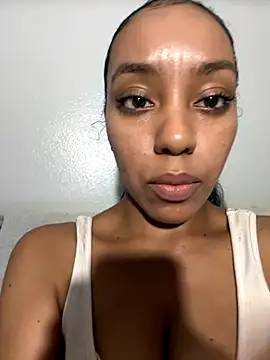 Snapshot of juicyyy323 chatting on 12, 11, 2025 juicyyy323 online show from 12, 11, 2025