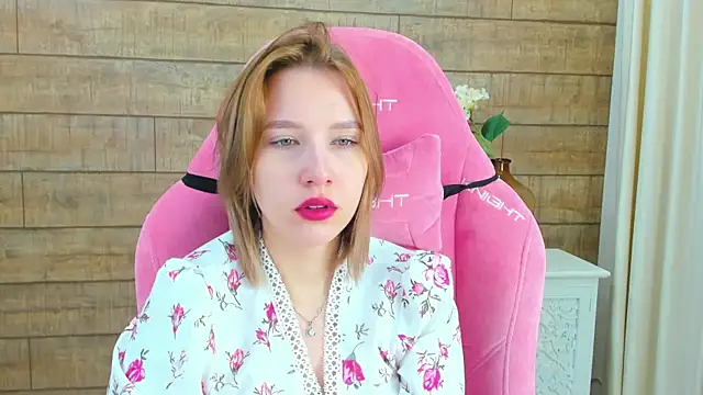 LiliLinn online show from 9, 9, 2025