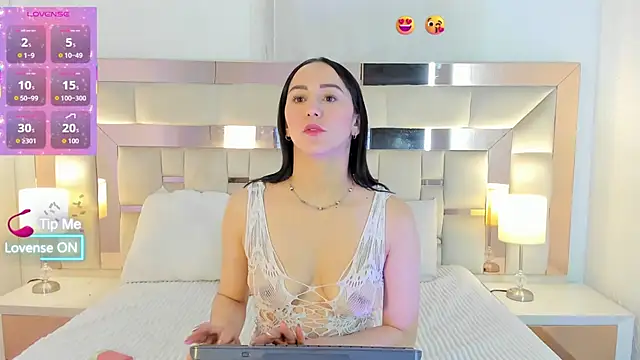 Snapshot of hazel_ross_tcw chatting on 22, 7, 2026 hazel ross tcw online show from 22, 7, 2026