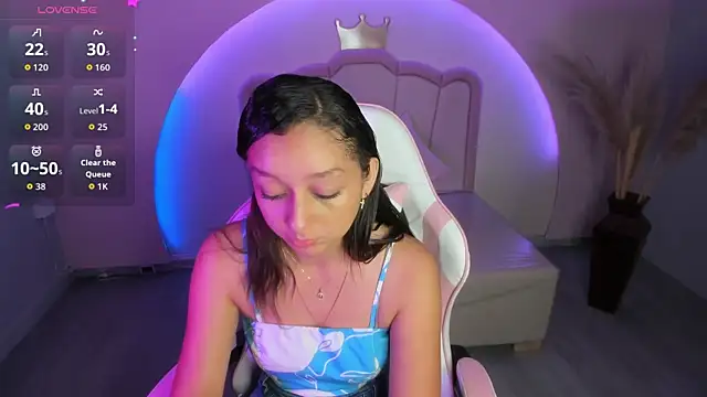 Snapshot of katy_sweet19 chatting on 14, 12, 2025 katy sweet19 online show from 14, 12, 2025