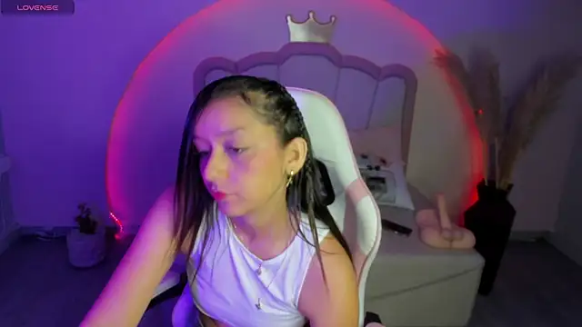 Snapshot of katy_sweet19 chatting on 6, 1, 2026 katy sweet19 online show from 6, 1, 2026