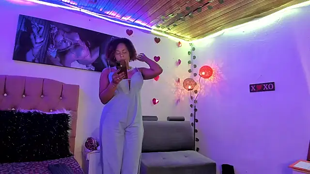 Snapshot of Camille_rose_ chatting on 15, 3, 2025 Camille rose online show from 15, 3, 2025