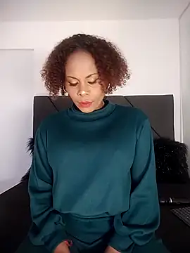 Snapshot of Camille_rose_ chatting on 10, 9, 2025 Camille rose online show from 10, 9, 2025