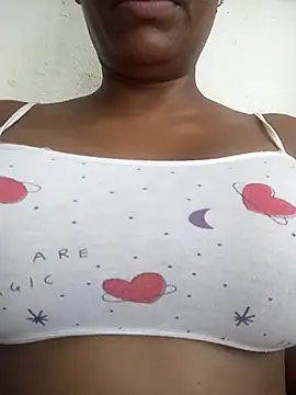 Snapshot of Camille_rose_ chatting on 1, 8, 2026 Camille rose online show from 1, 8, 2026