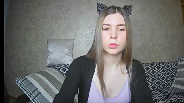 Snapshot of ElllaNuar chatting on 3, 2, 2025 ElllaNuar online show from 3, 2, 2025