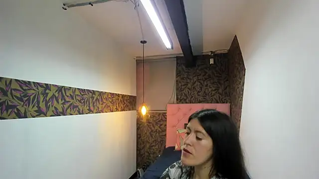 Snapshot of LiaCooper_ chatting on 6, 3, 2025 LiaCooper online show from 6, 3, 2025