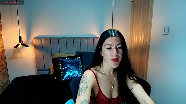LiaCooper  online show from 15, 7, 2026