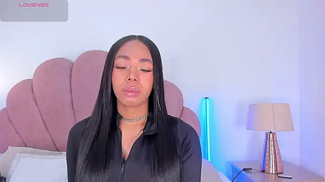 Nicole Paradise online show from 4, 3, 2026