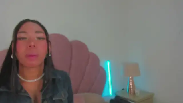 Nicole Paradise online show from 10, 4, 2026