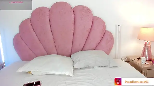 Nicole Paradise online show from 31, 5, 2026