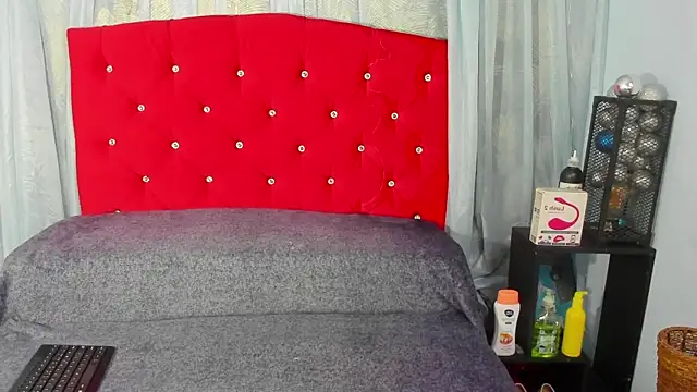 Cumming Tiffani online show from 8, 3, 2025