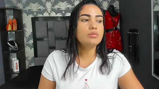 Cumming Tiffani online show from 23, 9, 2025