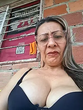 Snapshot of Mia-funny20 chatting on 28, 6, 2026 Mia-funny20 online show from 28, 6, 2026