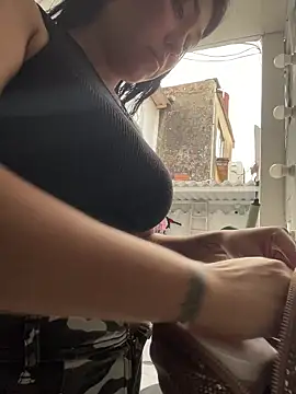 emma  cute   online show from 8, 11, 2025