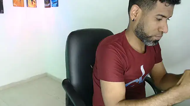 Snapshot of Enriblack92 chatting on 23, 12, 2024 Enriblack92 online show from 23, 12, 2024