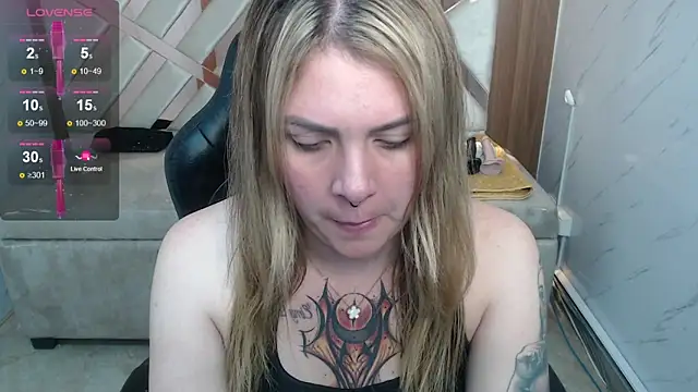 Snapshot of Paula_b_ chatting on 20, 6, 2026 Paula b online show from 20, 6, 2026