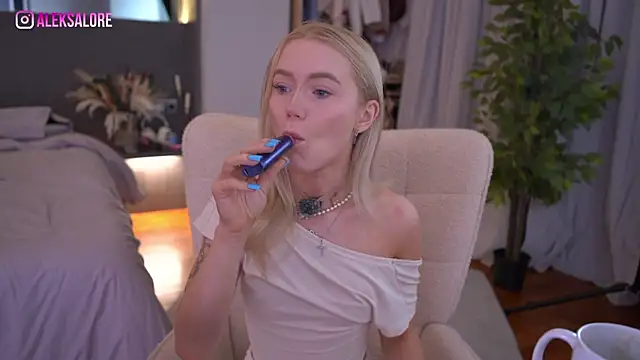 LexieLoree online show from 1, 4, 2026