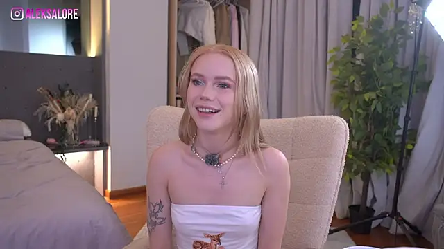 LexieLoree online show from 22, 5, 2026