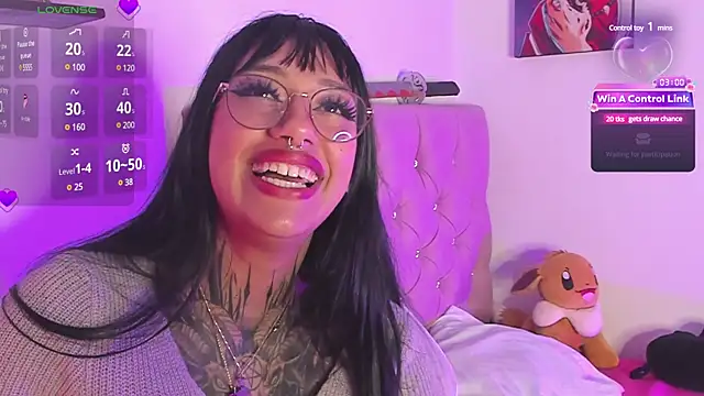 Snapshot of Akari1_Mischief chatting on 7, 12, 2024 Akari1 Mischief online show from 7, 12, 2024