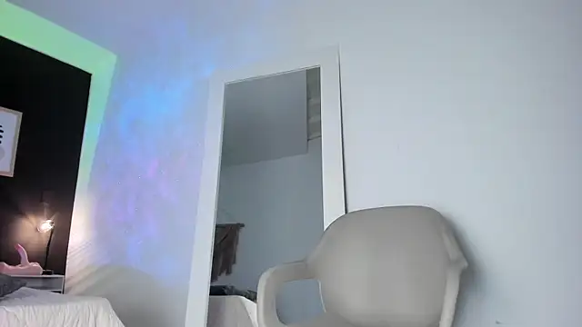 VioletPaket online show from 19, 3, 2025