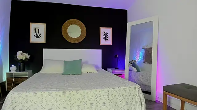 VioletPaket online show from 12, 2, 2026