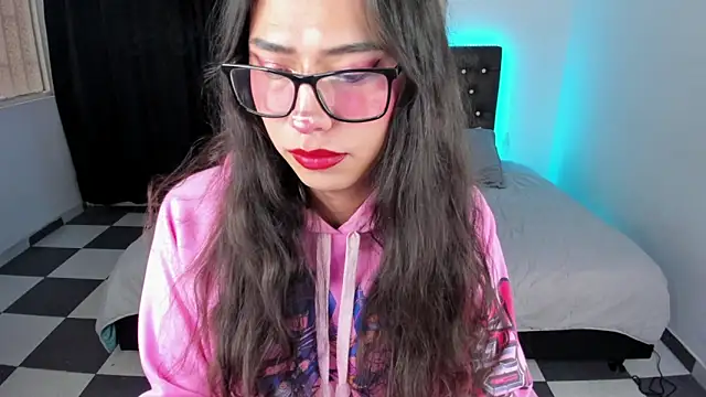 paula kawaiifu  online show from 8, 3, 2025