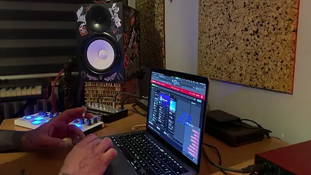 kameray12 online show from 7, 3, 2025