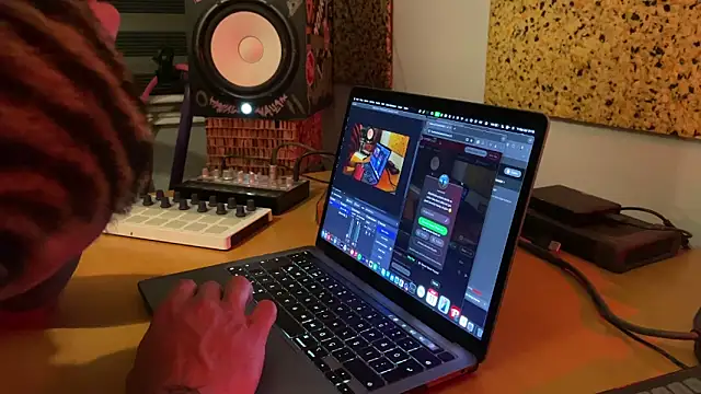 kameray12 online show from 11, 3, 2025